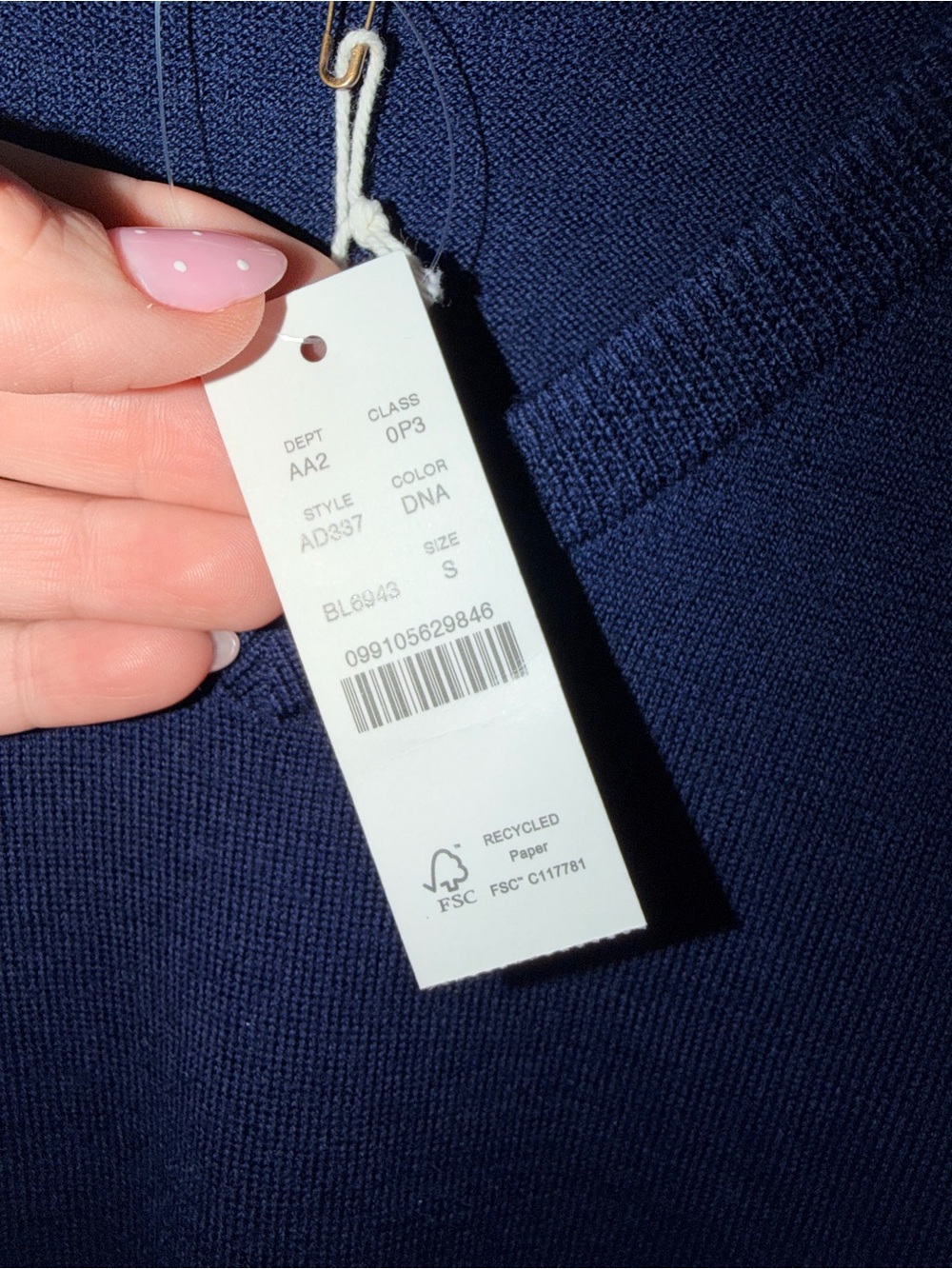 J. Crew Men's V-Neck Sweater in Navy - Picture 6 of 9